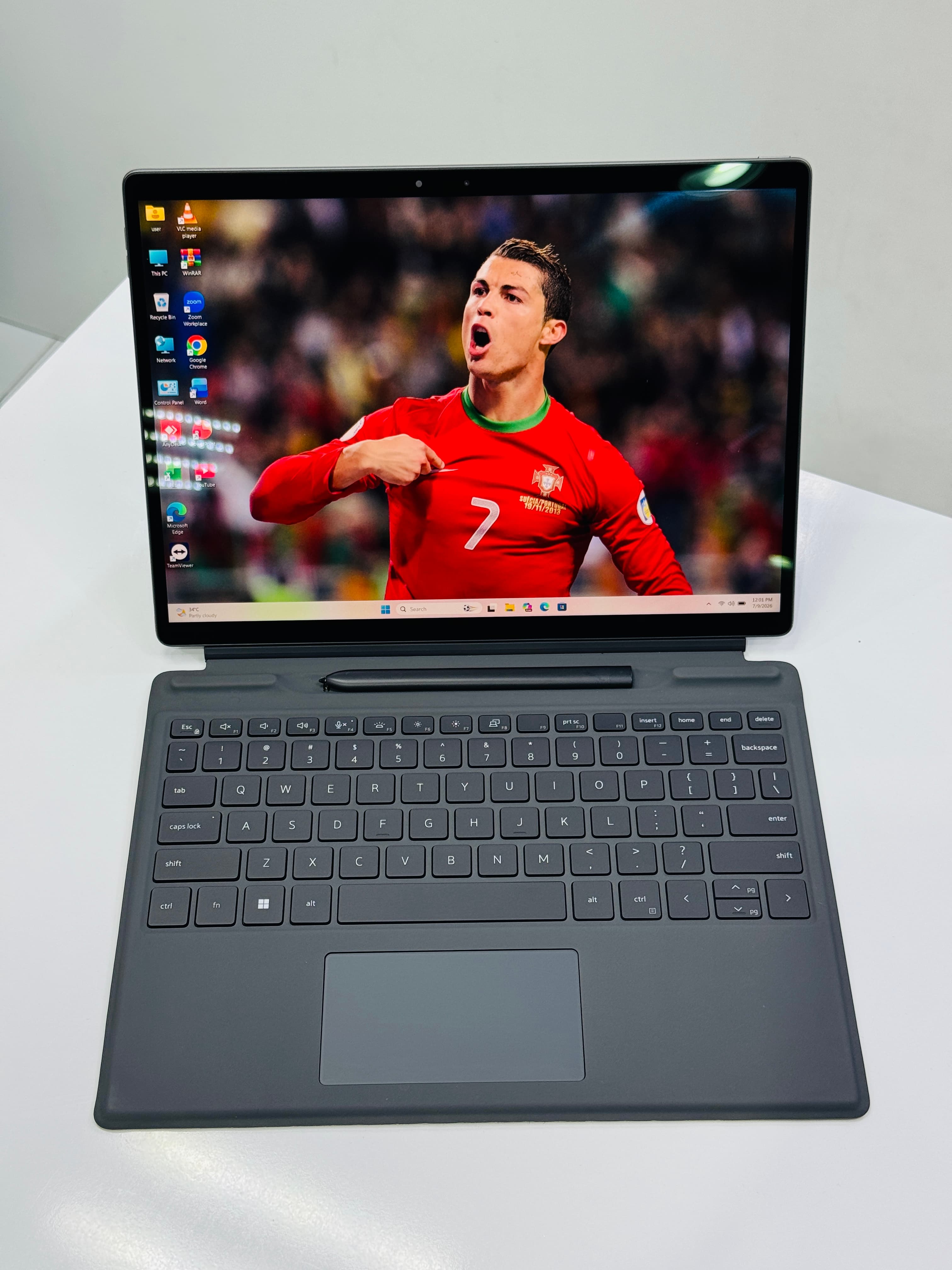 Dell Latitude 2-in-1 Laptop/Tablet with Detachable Keyboard and Pen – Like new – Dubai, Abu Dhabi