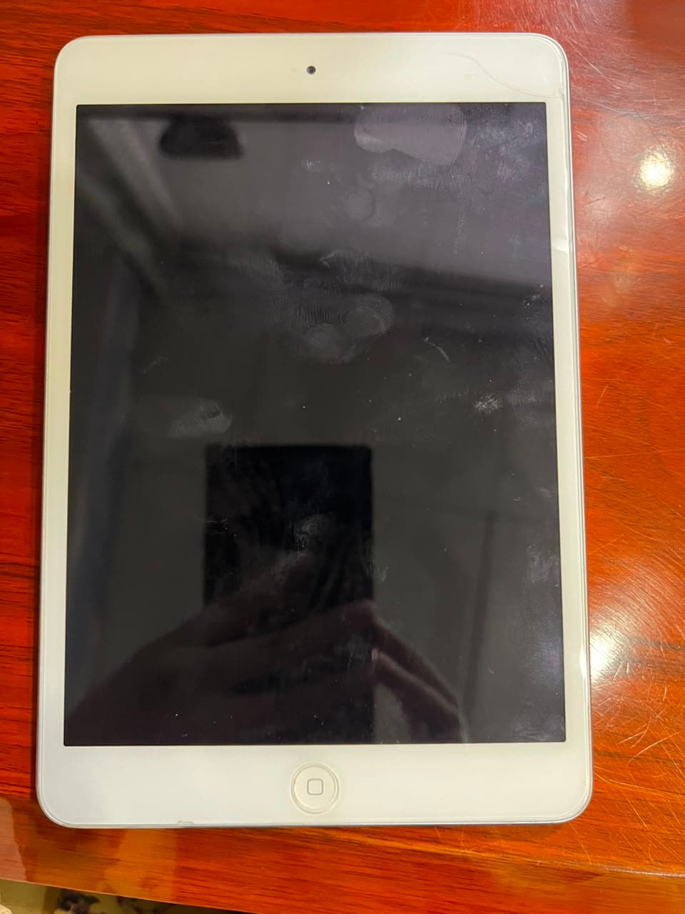 Apple iPad Silver Used(model A1489) – Used – Salam Street, Abu Dhabi